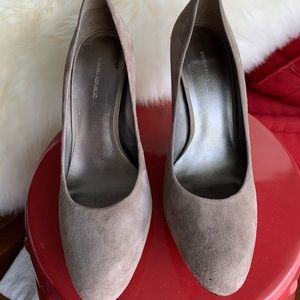 Banana Republic Suede Heels-size 8.5